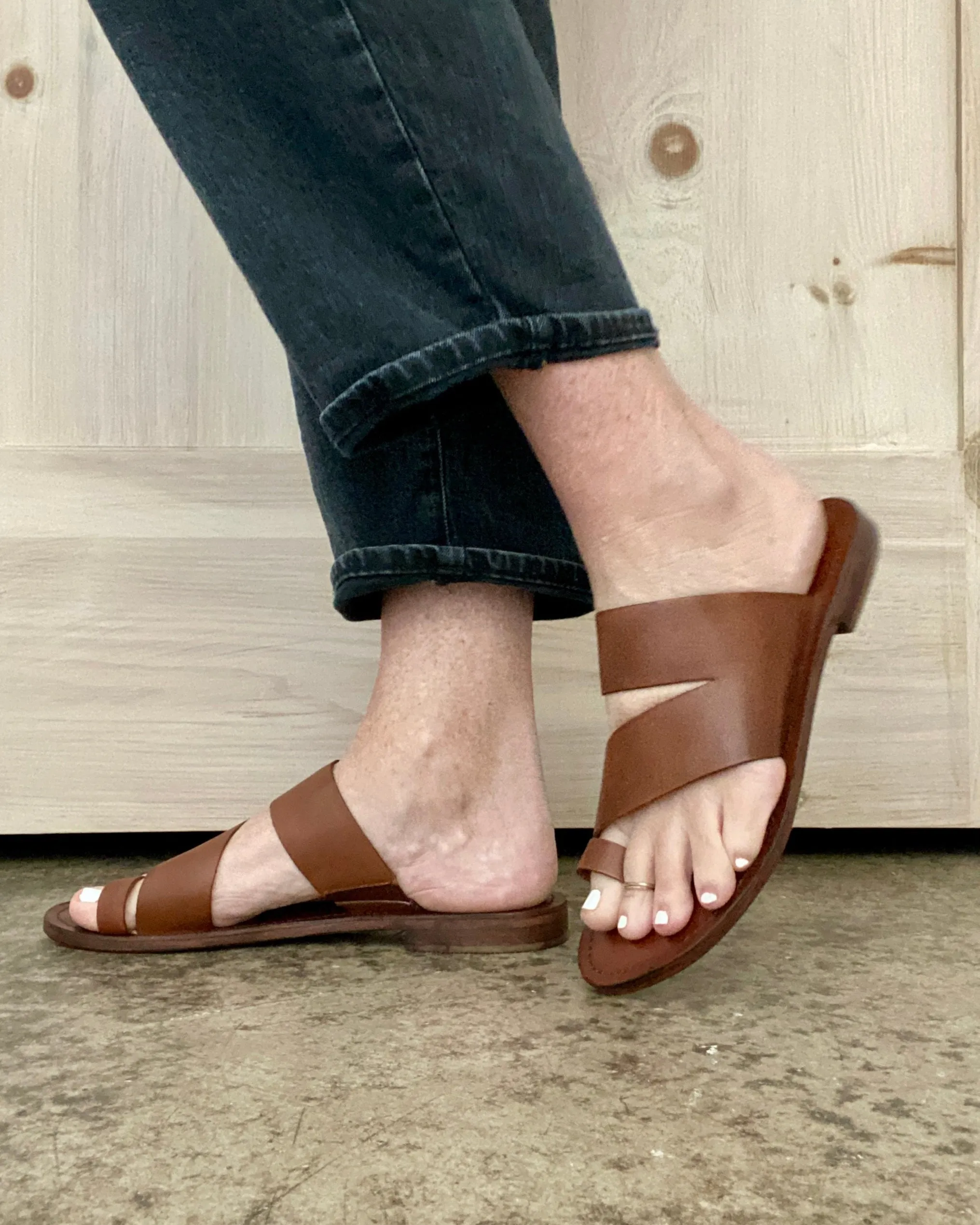 Abilene Toe Loop Sandals in Brown