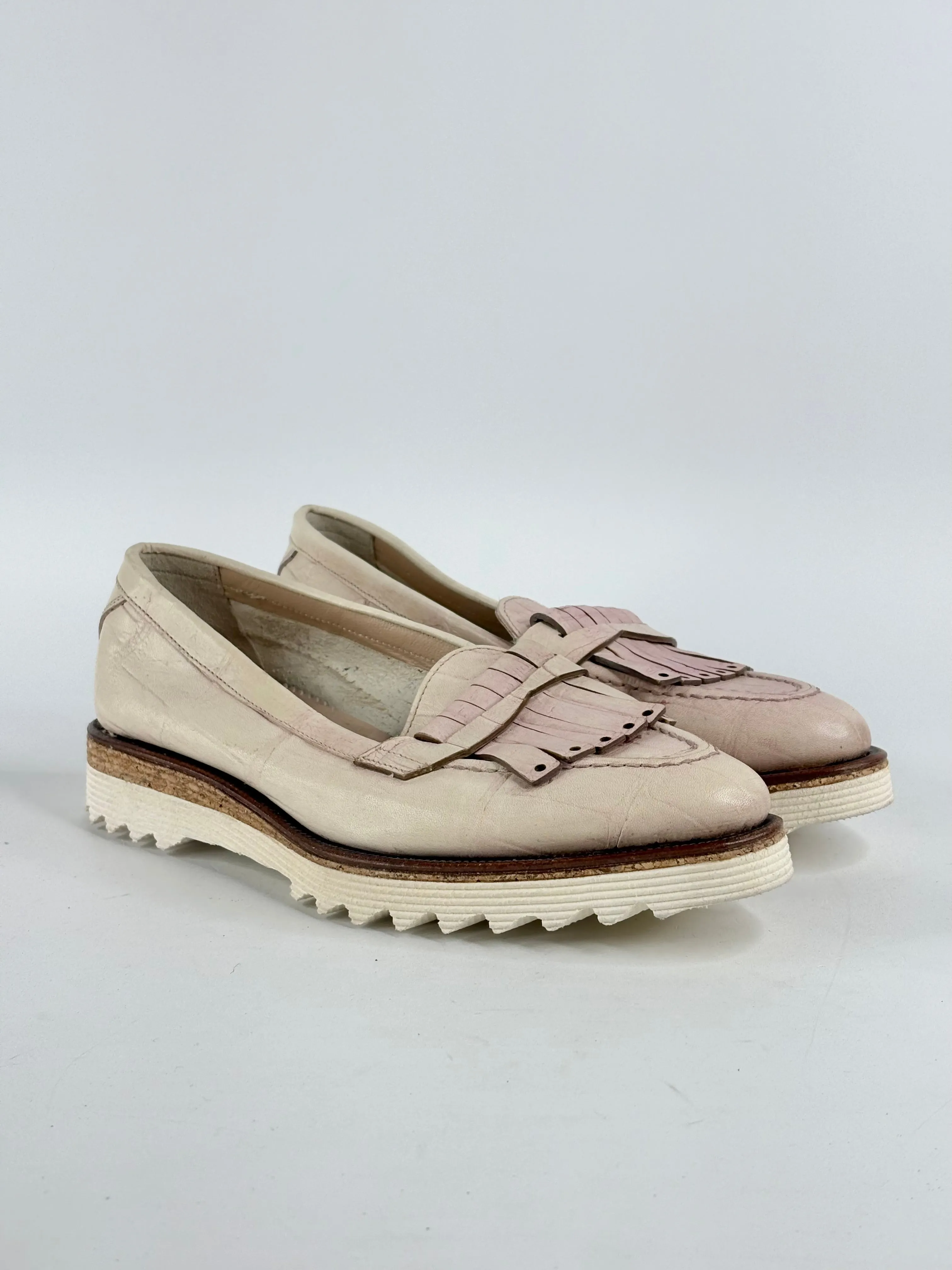Barracuda Faded Pink & Cream Croc-Textured Leather Loafers - EU36