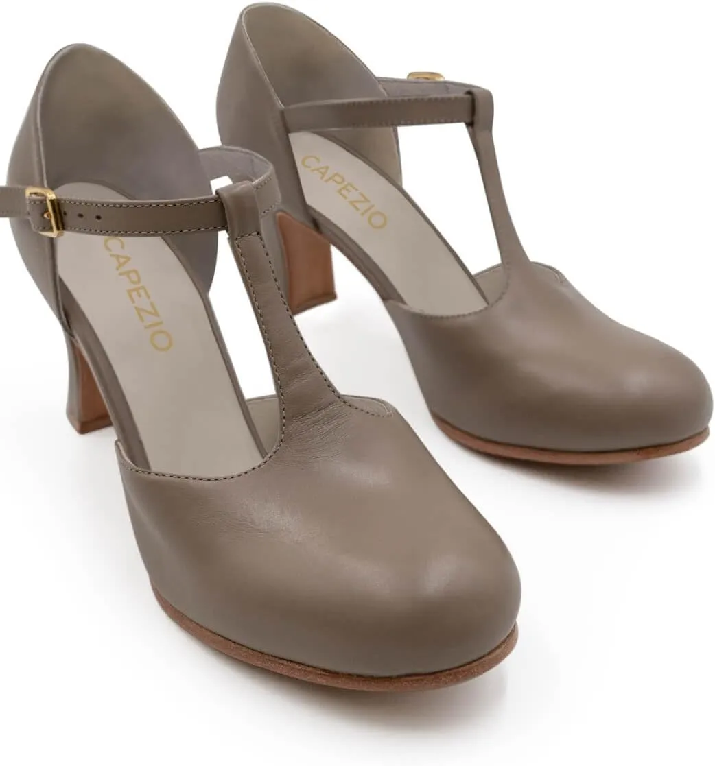 Capezio Women's Chorus Character Shoe