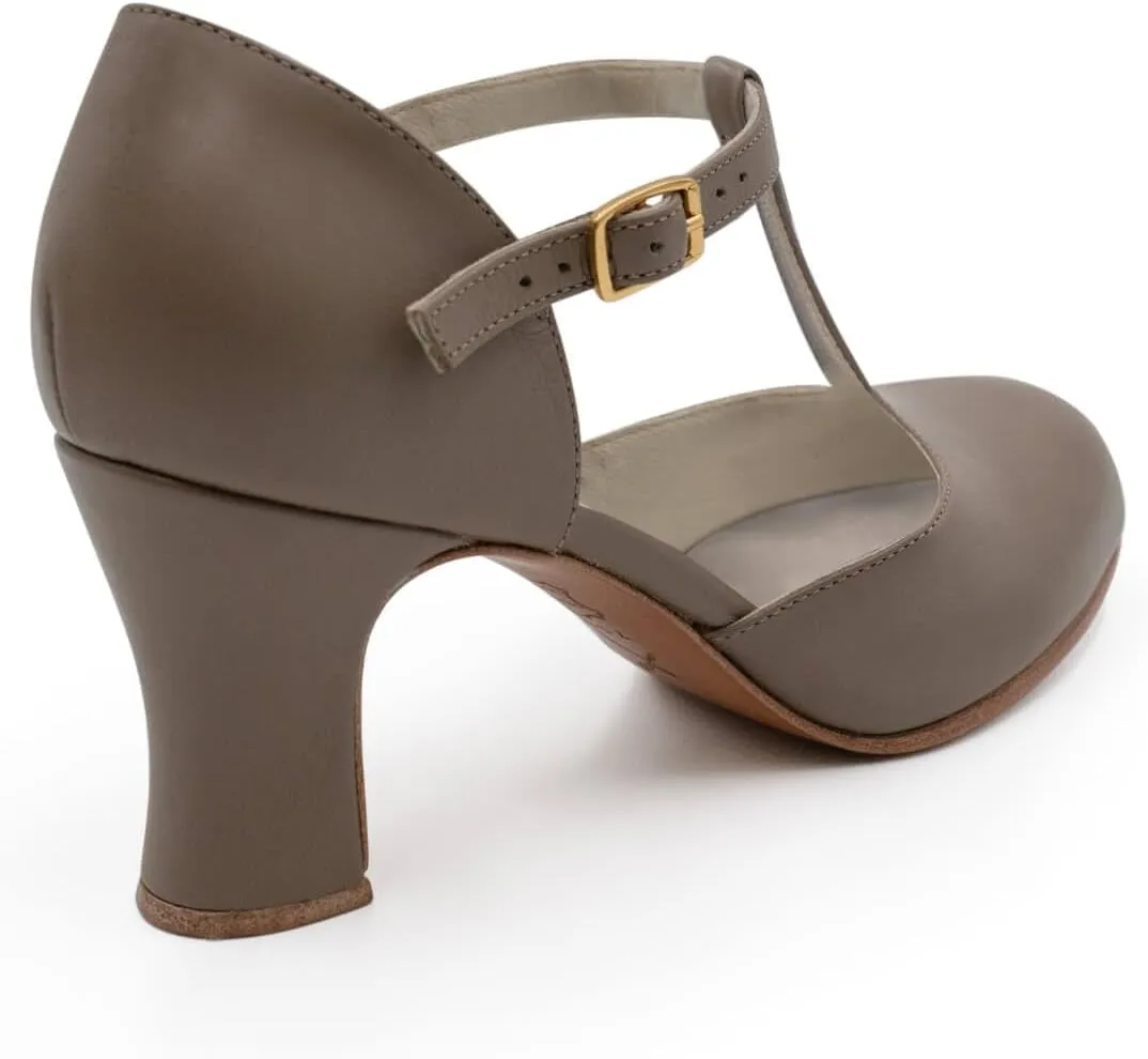 Capezio Women's Chorus Character Shoe