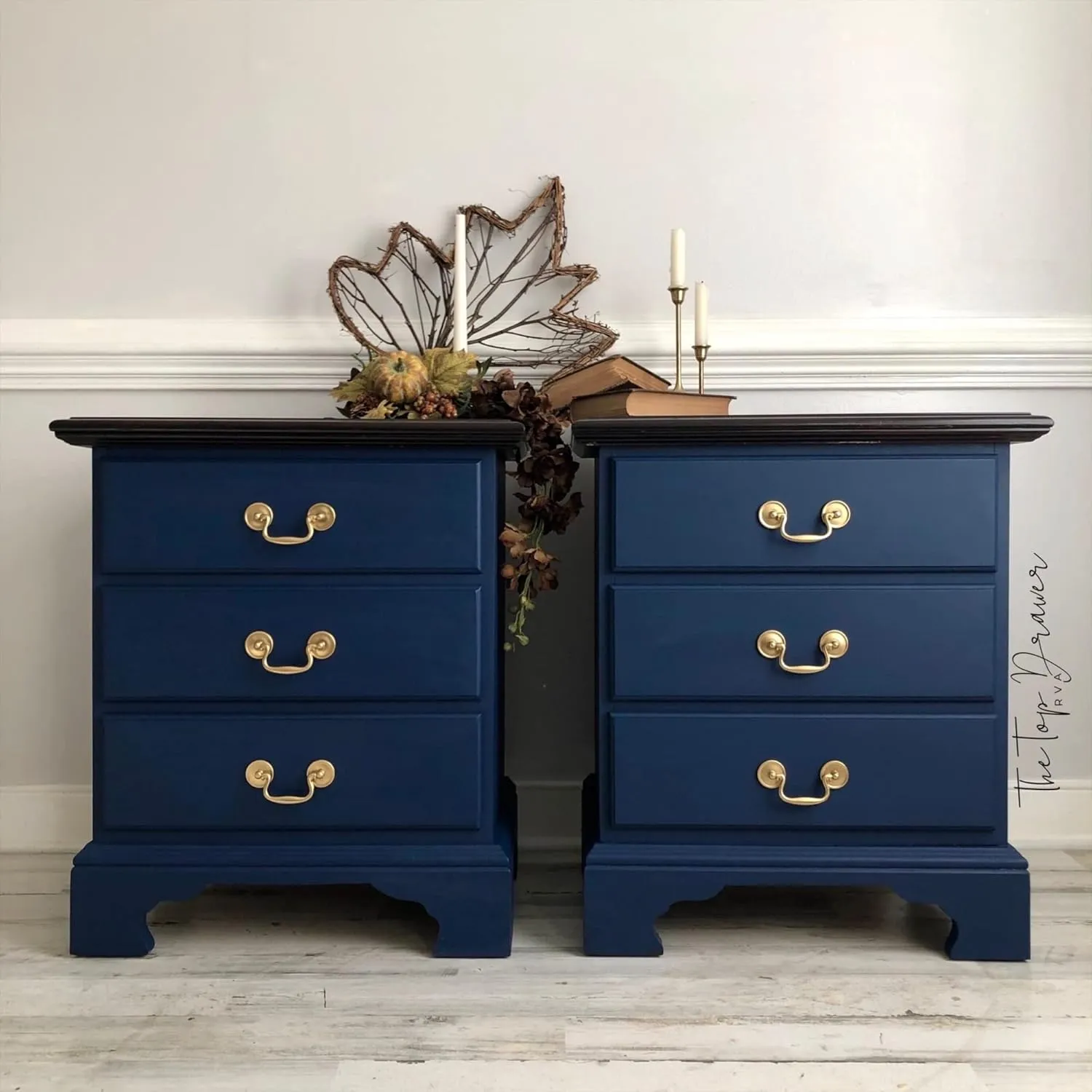 Dixie Belle Paint Company Chalk Finish Furniture Paint - Bunker Hill (8oz) - Matte Indigo Blue Chic Chalk Mineral DIY Furniture Paint