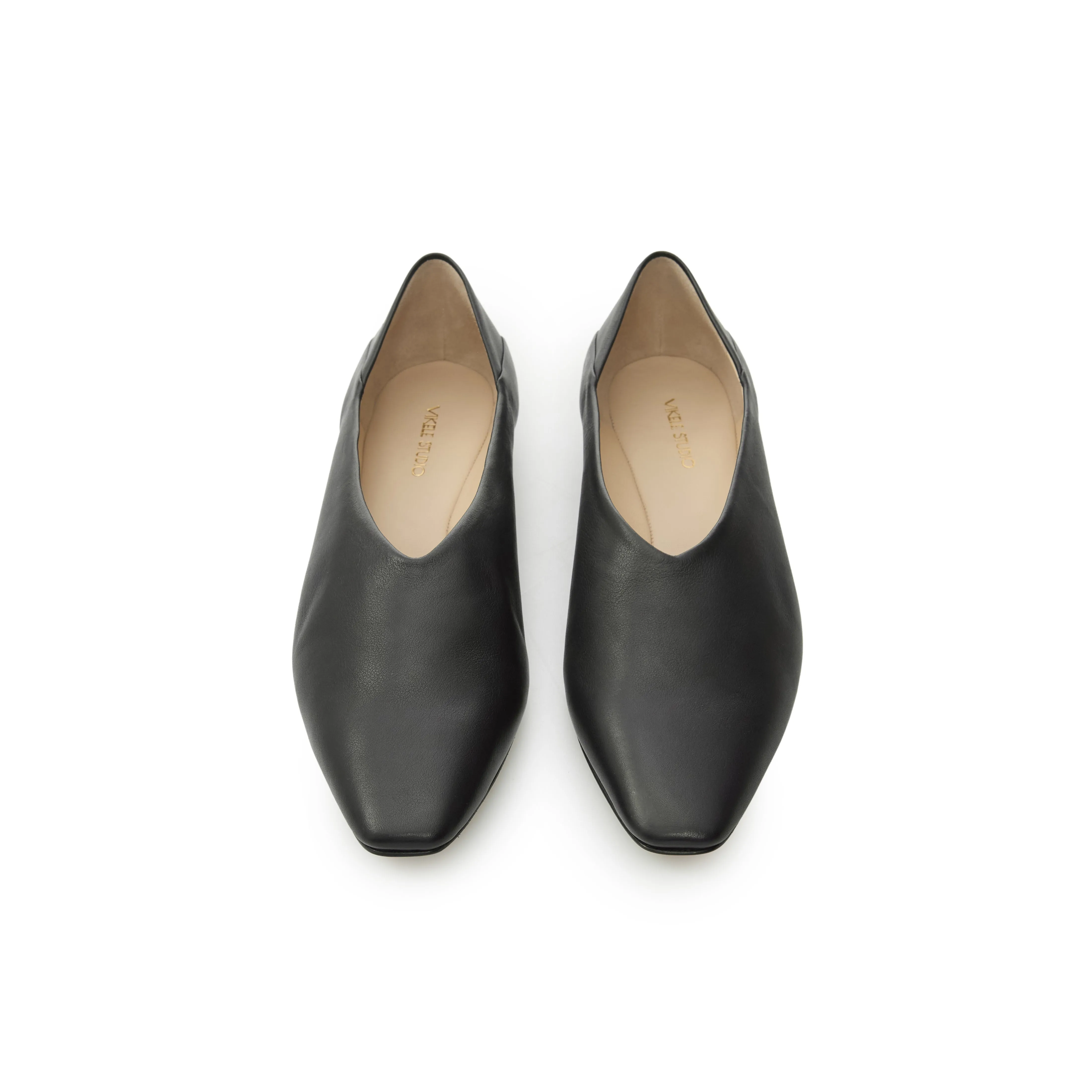 Flat shoes