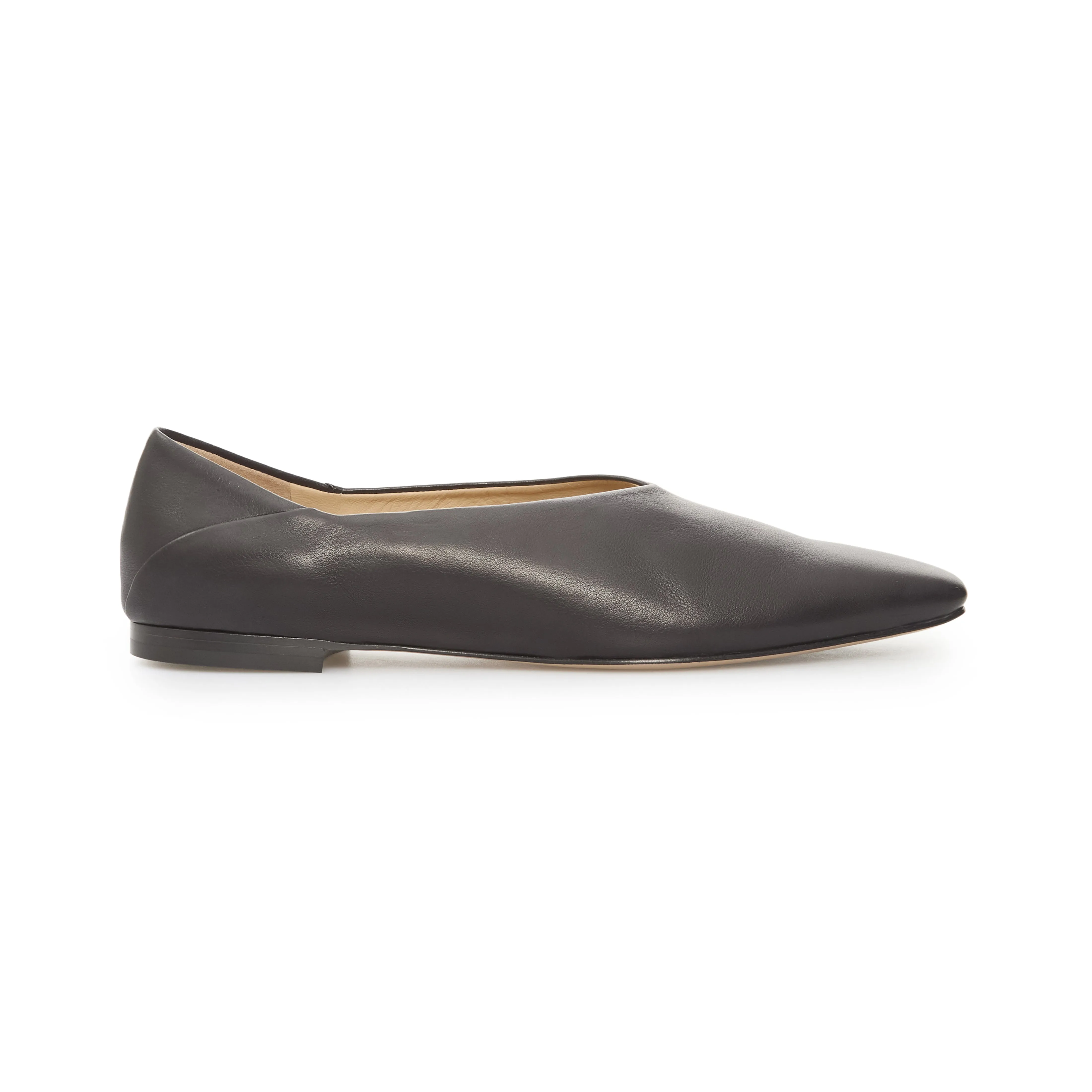 Flat shoes