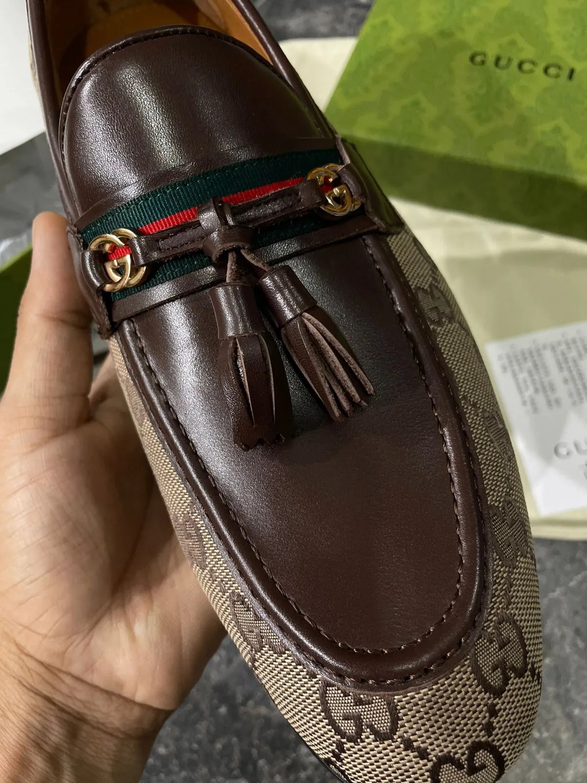 GUCCI || GG Calf Leather Loafer With Tassel in Natural