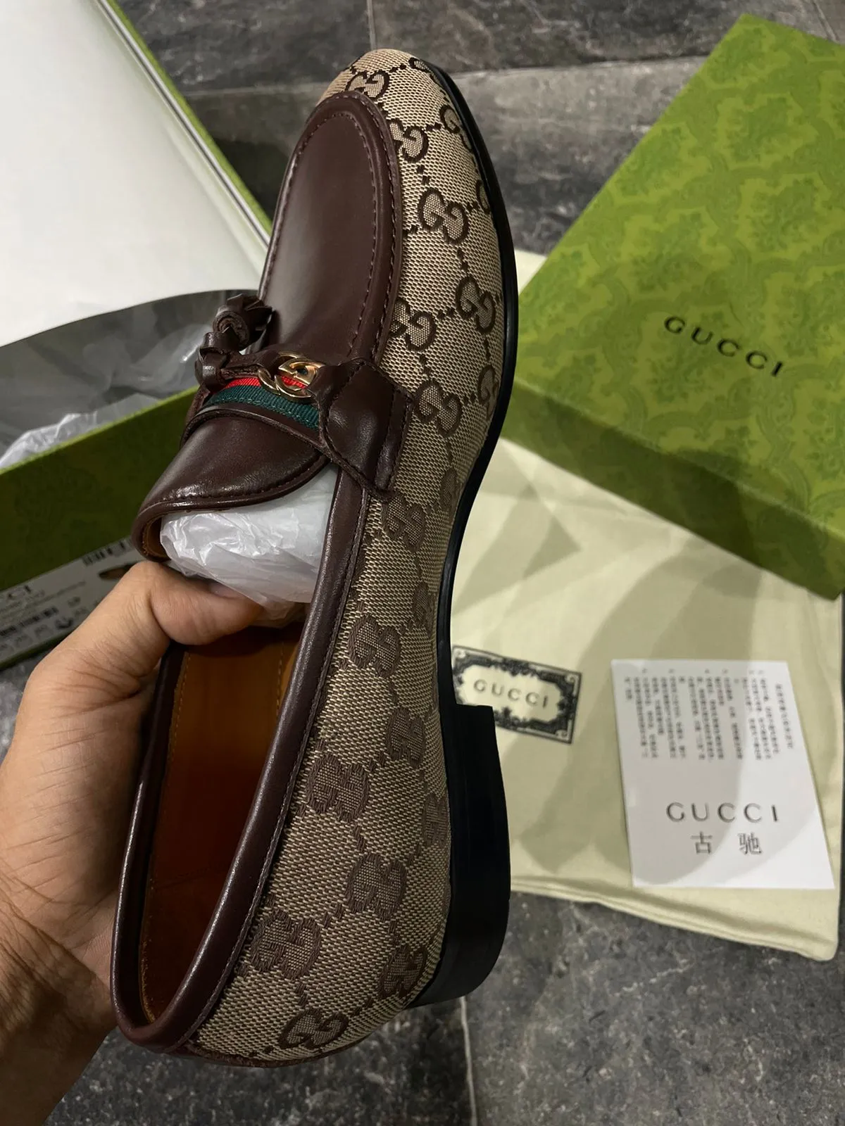 GUCCI || GG Calf Leather Loafer With Tassel in Natural
