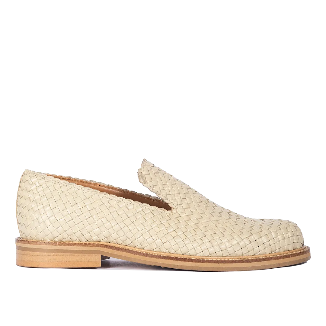 Handgeflochtene Loafer mit dekorativem Besatz