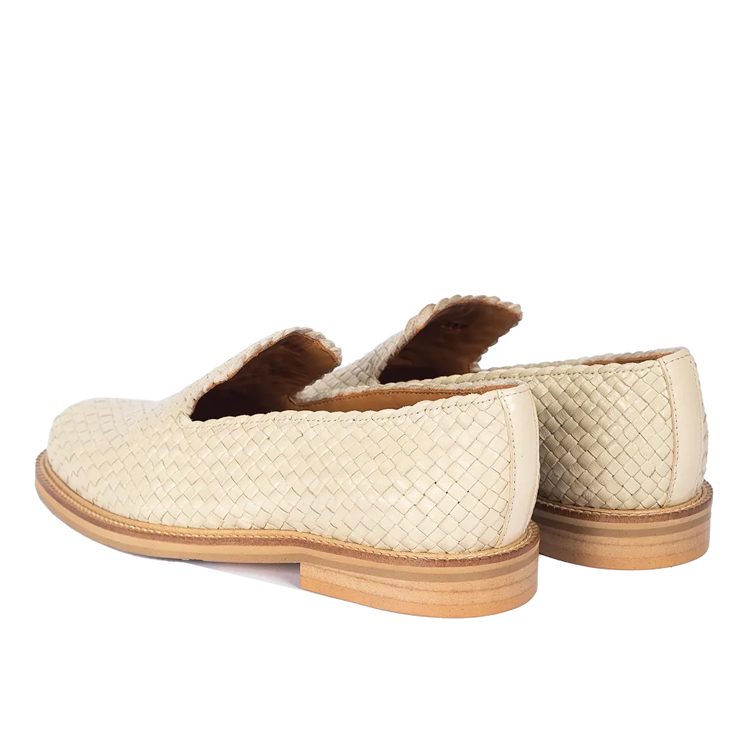 Handgeflochtene Loafer mit dekorativem Besatz