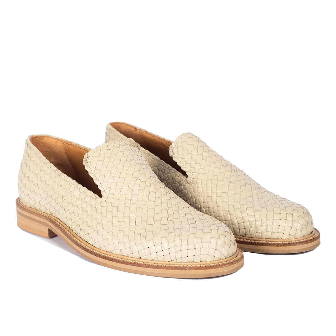 Handgeflochtene Loafer mit dekorativem Besatz