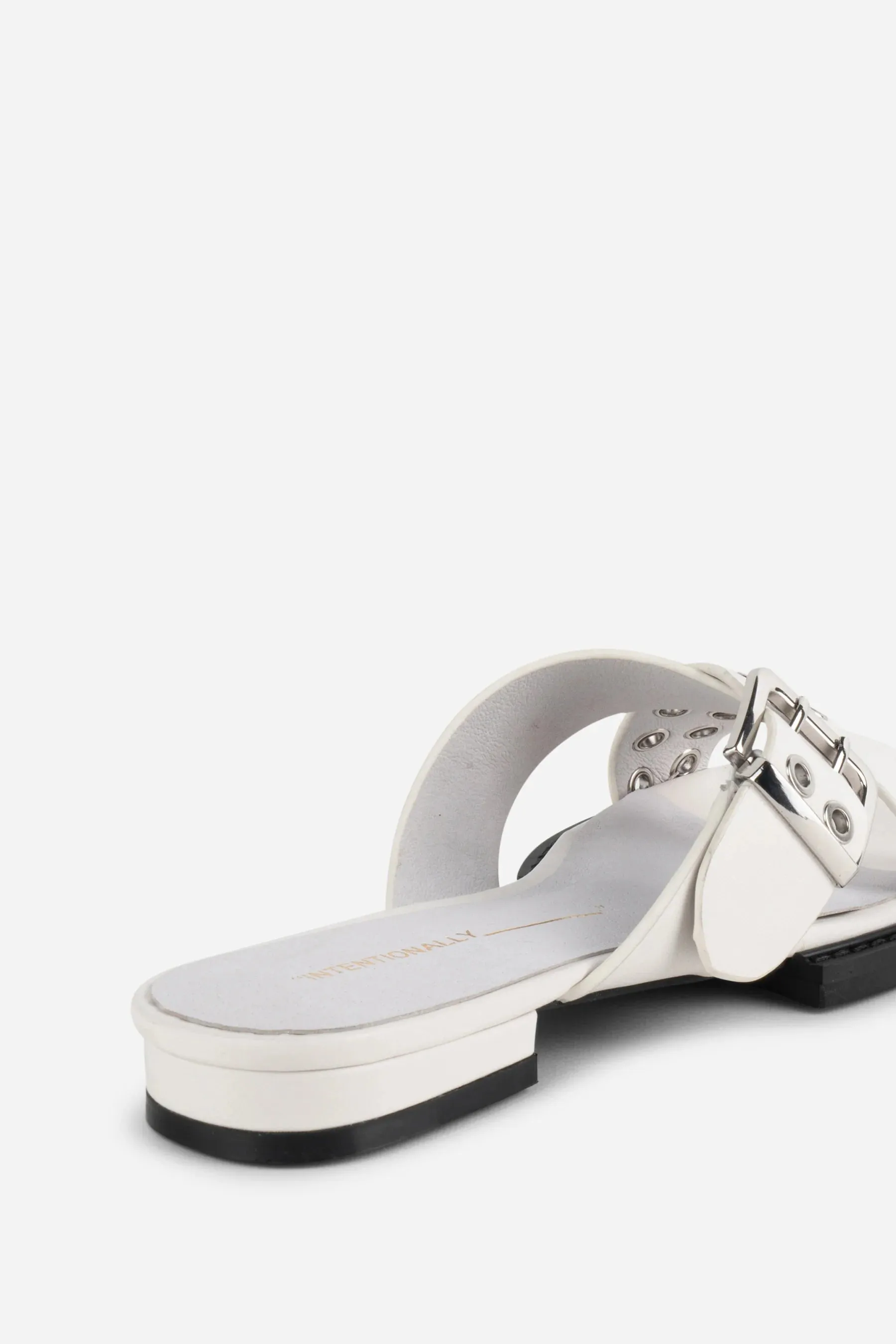 INTENTIONALLY BLANK CLIPZ STUDDED SLIDE WHITE