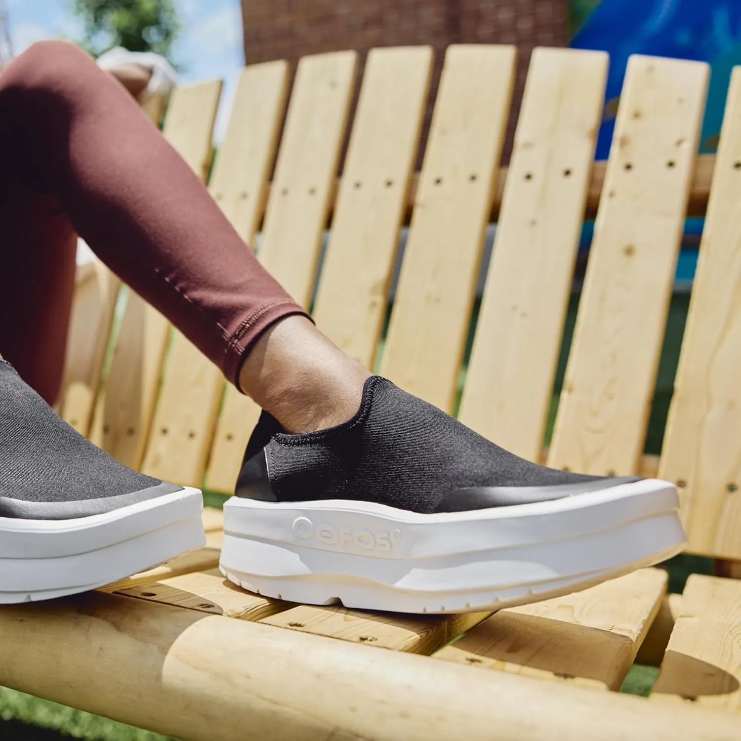 OOFOS OOmega eeZee Low Recovery Shoe - Women’s